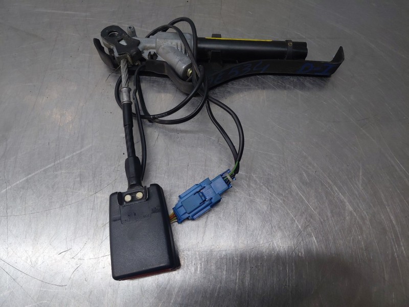 Recambio de enganche del cinturon delantero izq para citroën c2 (jm_) 1.4 hdi referencia OEM IAM   