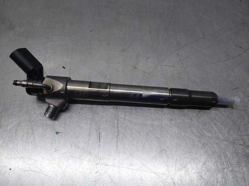 Recambio de inyector para kia ceed sportswagon hybrid referencia OEM IAM 338002u000  