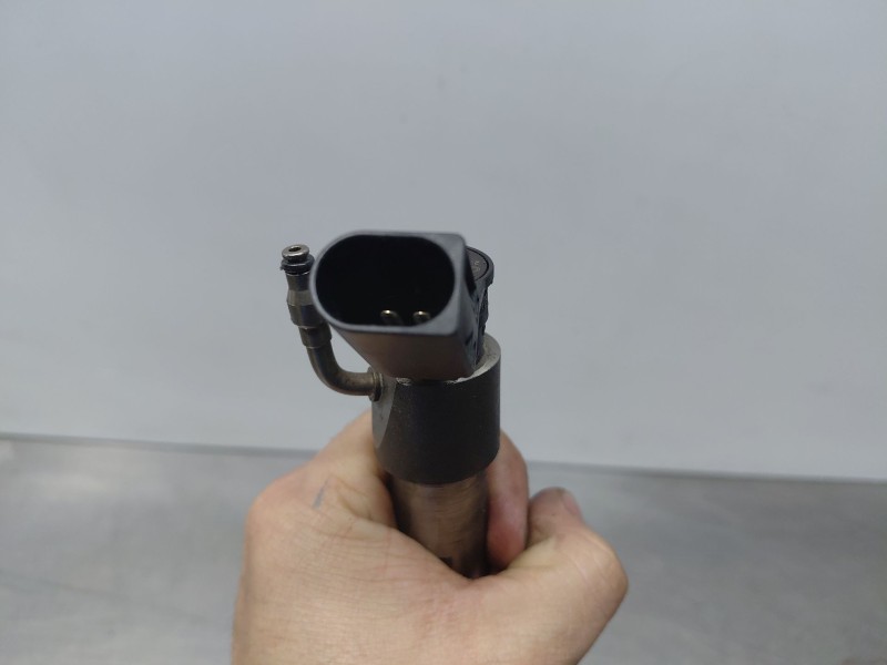 Recambio de inyector para kia ceed sportswagon hybrid referencia OEM IAM 338002u000  