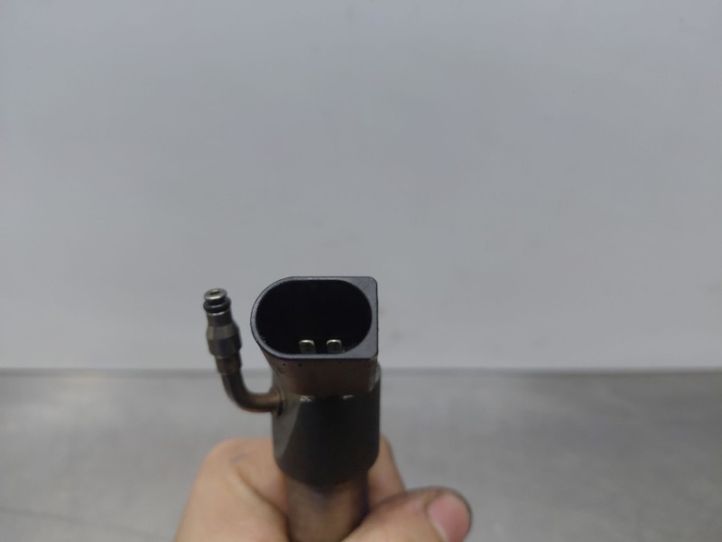 Recambio de inyector para kia ceed sportswagon hybrid referencia OEM IAM 338002u000  