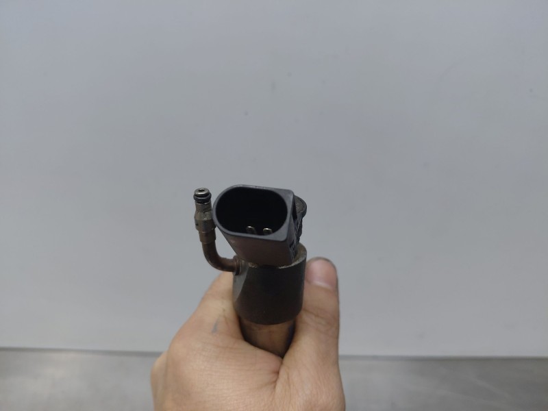 Recambio de inyector para kia ceed sportswagon hybrid referencia OEM IAM 338002u000  