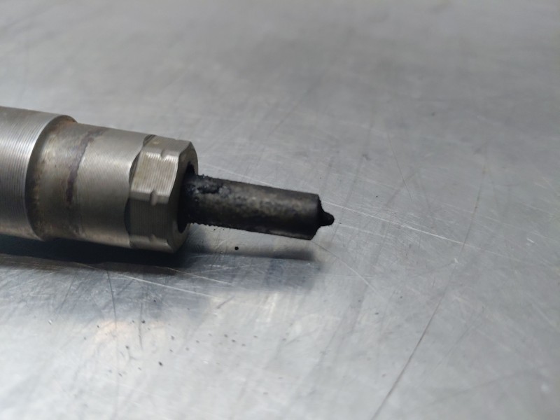 Recambio de inyector para bmw serie 3 berlina (e90) 320d referencia OEM IAM   