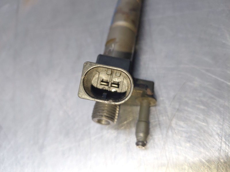 Recambio de inyector para bmw serie 3 berlina (e90) 320d referencia OEM IAM   