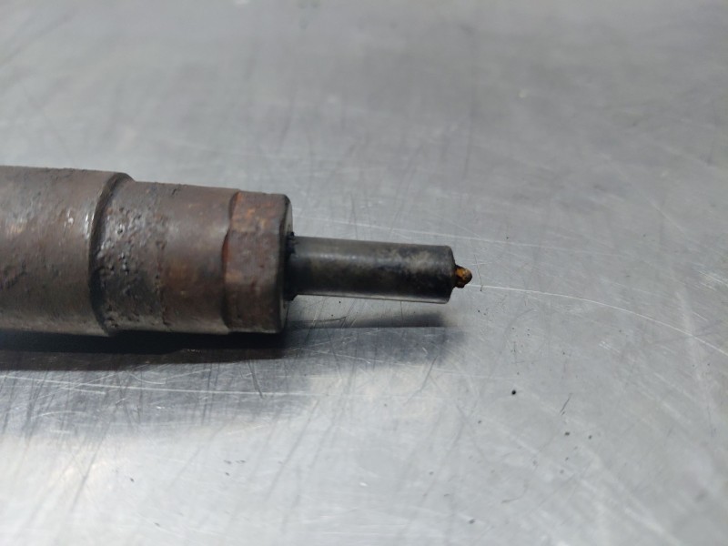 Recambio de inyector para bmw serie 3 berlina (e90) 320d referencia OEM IAM   