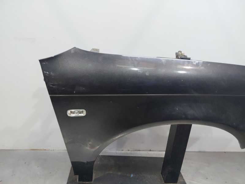 Recambio de aleta delantera derecha para audi a4 avant (8e) confort referencia OEM IAM   