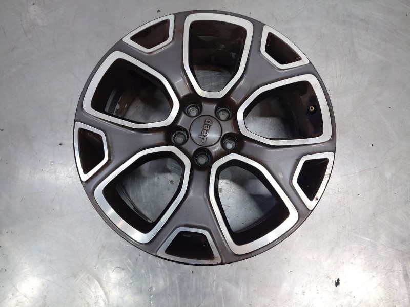 Recambio de llanta para jeep renegade suv referencia OEM IAM   