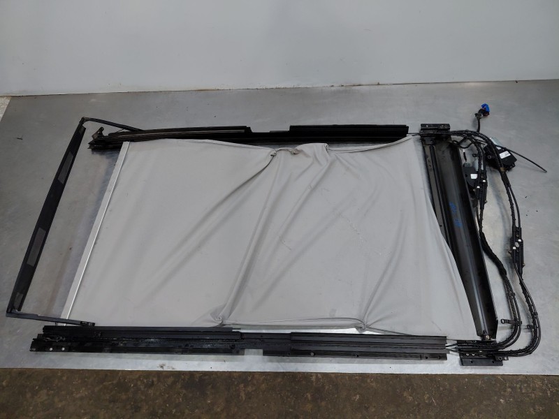 Recambio de techo para jeep renegade suv referencia OEM IAM   