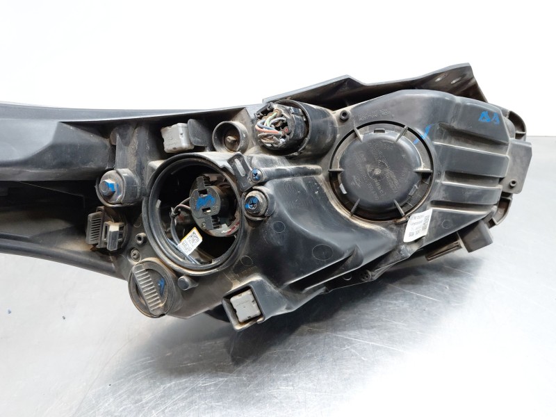 Recambio de faro izquierdo para kia ceed sportswagon hybrid referencia OEM IAM 92101J7051  