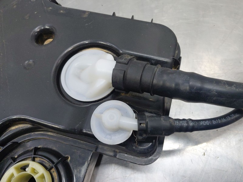 Recambio de deposito aditivo adblue fap ( deposito grande ) para citroën c4 cactus bluehdi referencia OEM IAM   