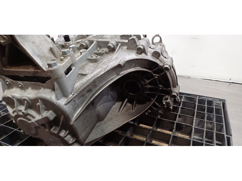 Recambio de caja cambios para hyundai kona klass 2wd referencia OEM IAM 430003D804  