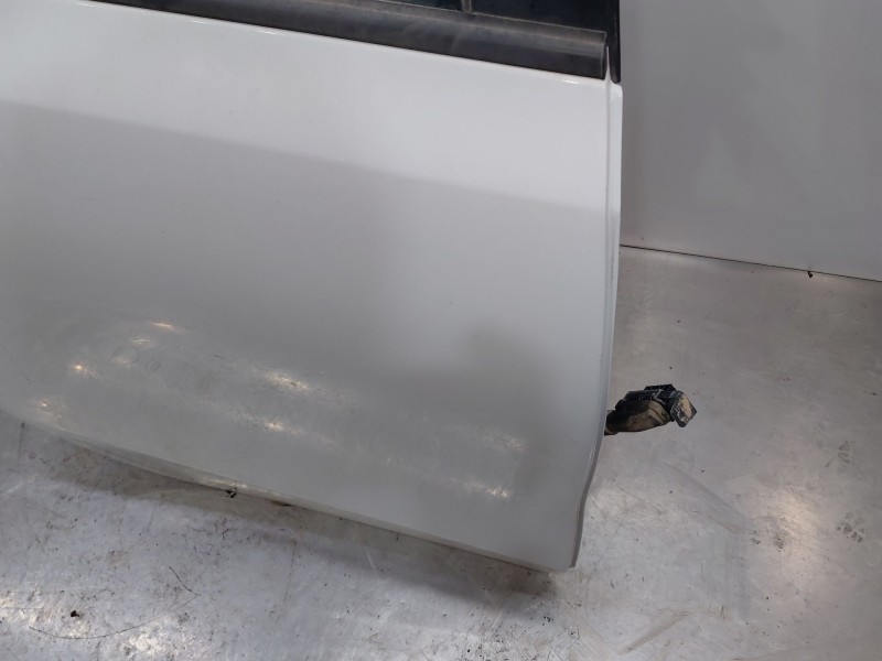 Recambio de puerta trasera derecha para kia ceed sportswagon hybrid referencia OEM IAM 77004J7200  