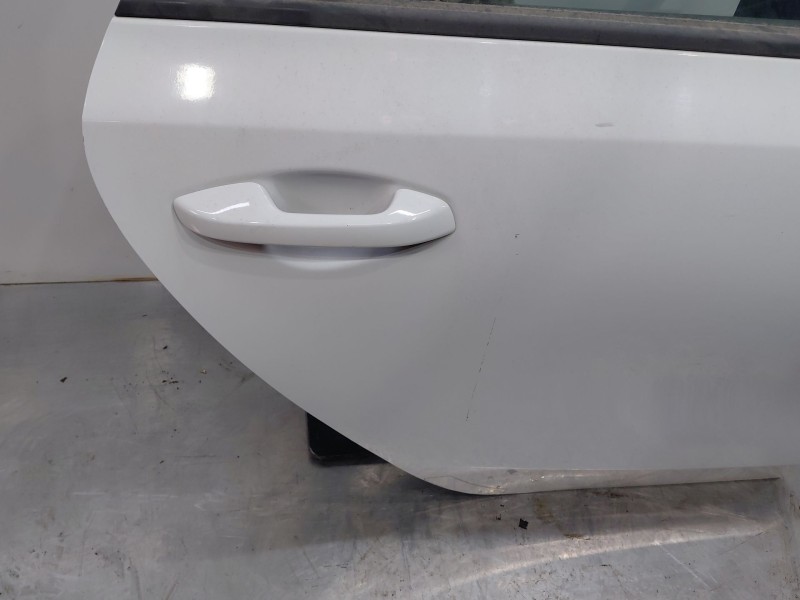 Recambio de puerta trasera derecha para kia ceed sportswagon hybrid referencia OEM IAM 77004J7200  