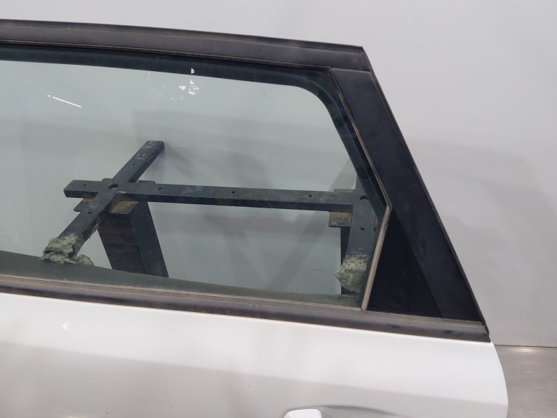 Recambio de puerta trasera izquierda para kia ceed sportswagon hybrid referencia OEM IAM 77003J7200  