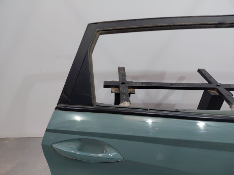 Recambio de puerta trasera derecha para hyundai bayon hybrid referencia OEM IAM 77004Q0400  