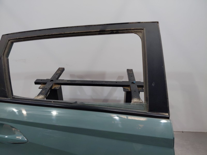 Recambio de puerta trasera derecha para hyundai bayon hybrid referencia OEM IAM 77004Q0400  