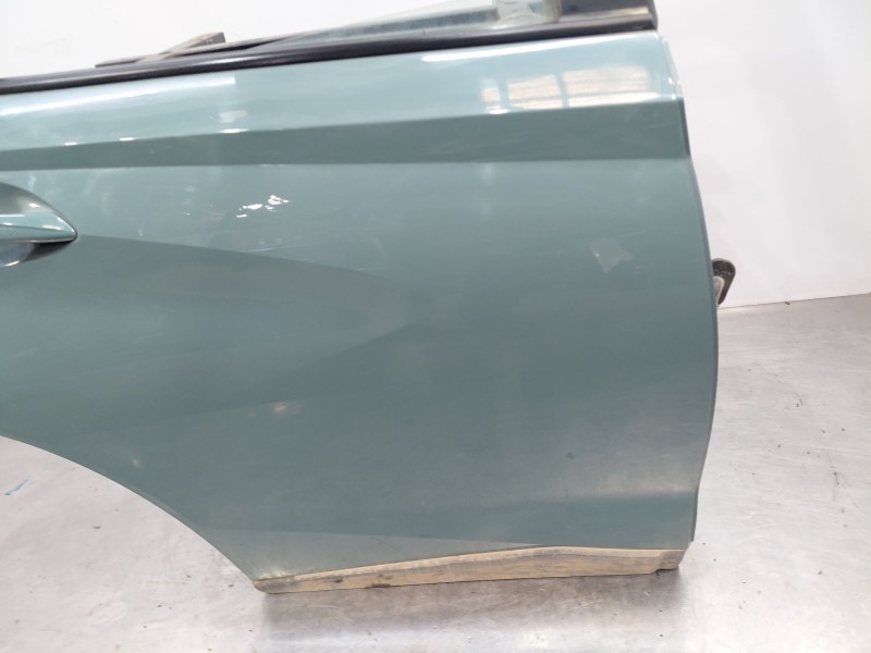 Recambio de puerta trasera derecha para hyundai bayon hybrid referencia OEM IAM 77004Q0400  