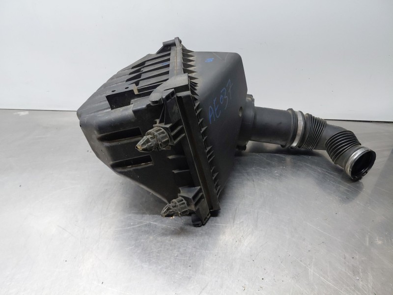 Recambio de filtro aire para audi a4 avant (8e) confort referencia OEM IAM   