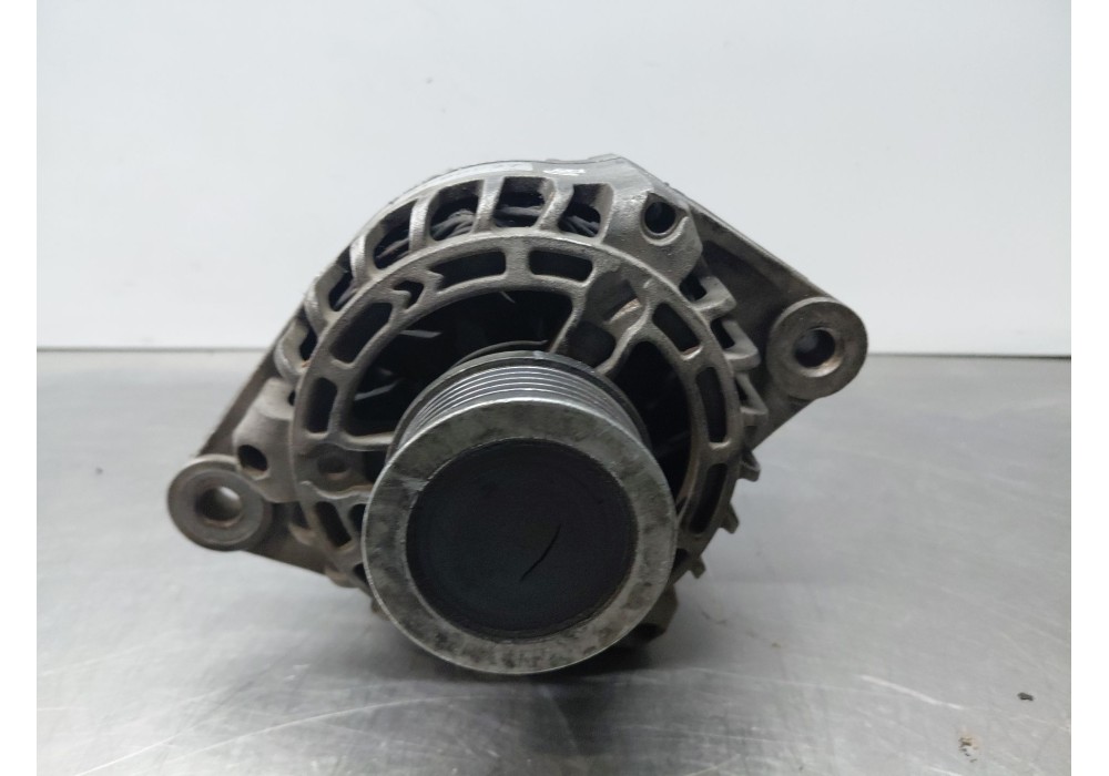 Recambio de alternador para opel zafira / zafira family b (a05) 1.9 cdti (m75) referencia OEM IAM   