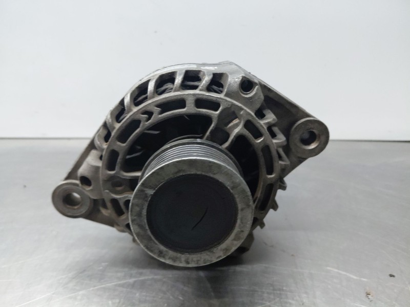 Recambio de alternador para opel zafira / zafira family b (a05) 1.9 cdti (m75) referencia OEM IAM   