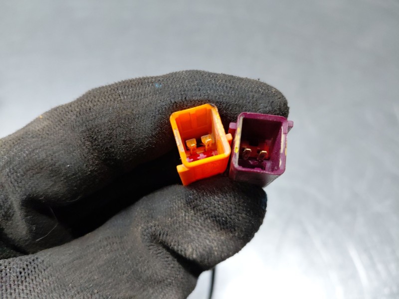 Recambio de pretensor airbag derecho para ford kuga (cbv) trend referencia OEM IAM   