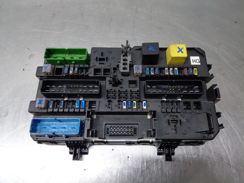 Recambio de caja reles / fusibles para opel zafira / zafira family b (a05) 1.9 cdti (m75) referencia OEM IAM   