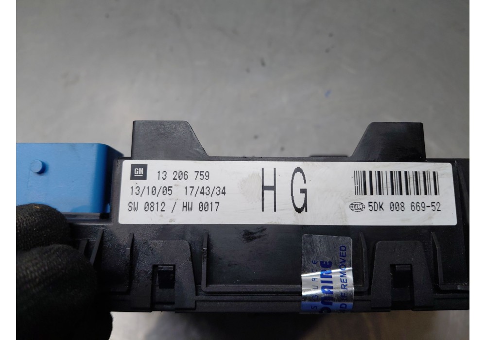 Recambio de caja reles / fusibles para opel zafira / zafira family b (a05) 1.9 cdti (m75) referencia OEM IAM   