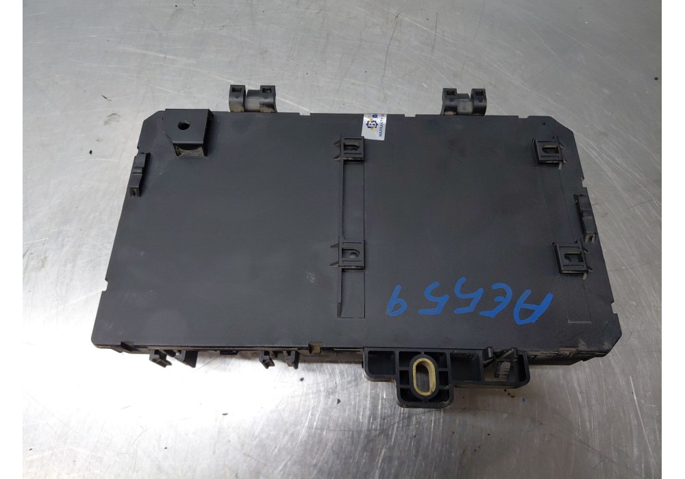 Recambio de caja reles / fusibles para opel zafira / zafira family b (a05) 1.9 cdti (m75) referencia OEM IAM   