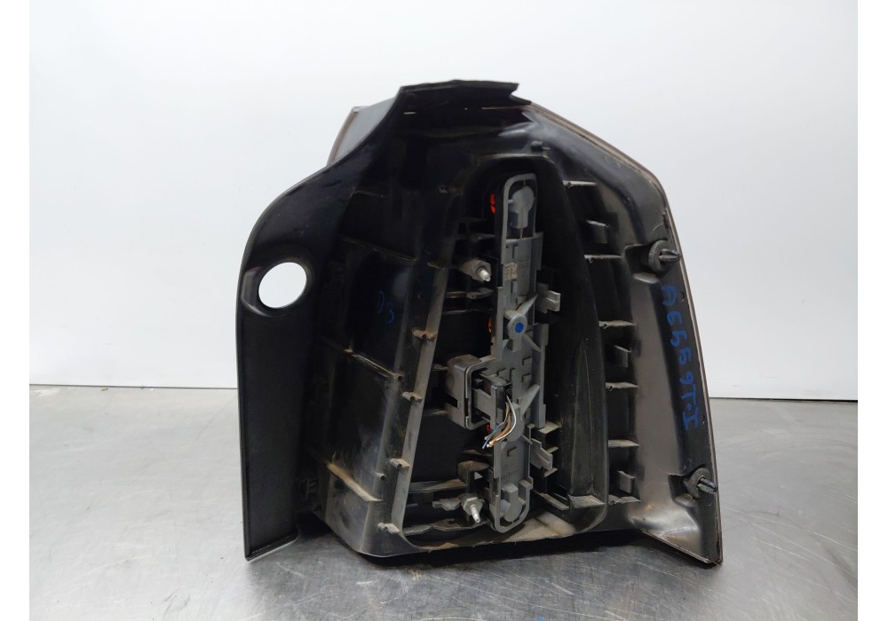 Recambio de piloto trasero izquierdo para opel zafira / zafira family b (a05) 1.9 cdti (m75) referencia OEM IAM   