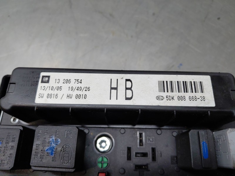 Recambio de caja reles / fusibles para opel zafira / zafira family b (a05) 1.9 cdti (m75) referencia OEM IAM   