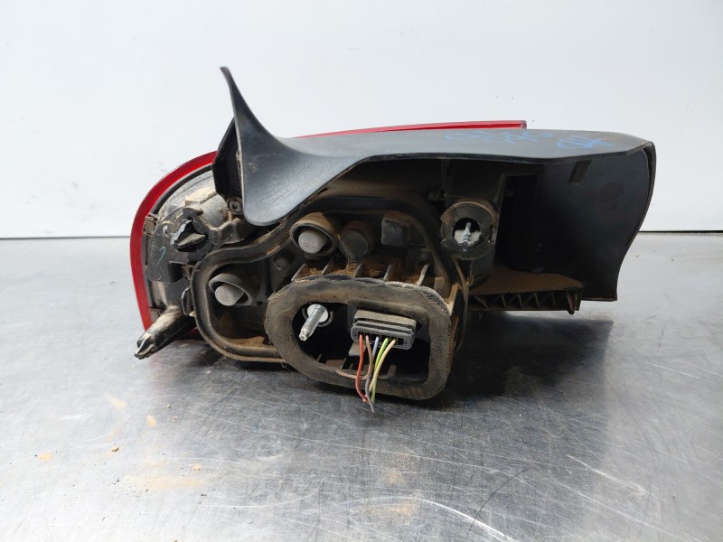 Recambio de piloto trasero derecho para citroën c4 cactus shine referencia OEM IAM   