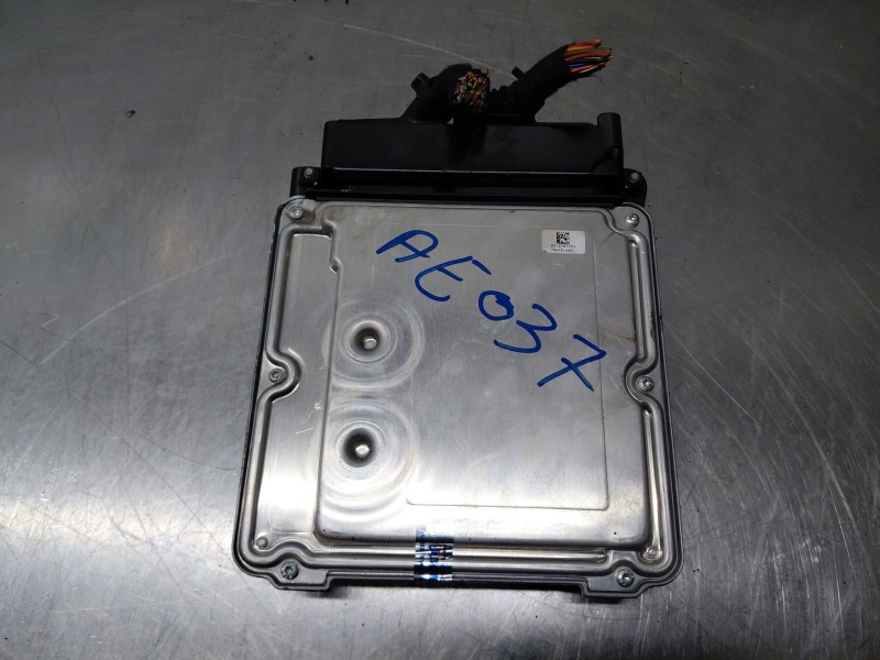 Recambio de centralita motor uce para audi a4 avant (8e) confort referencia OEM IAM   