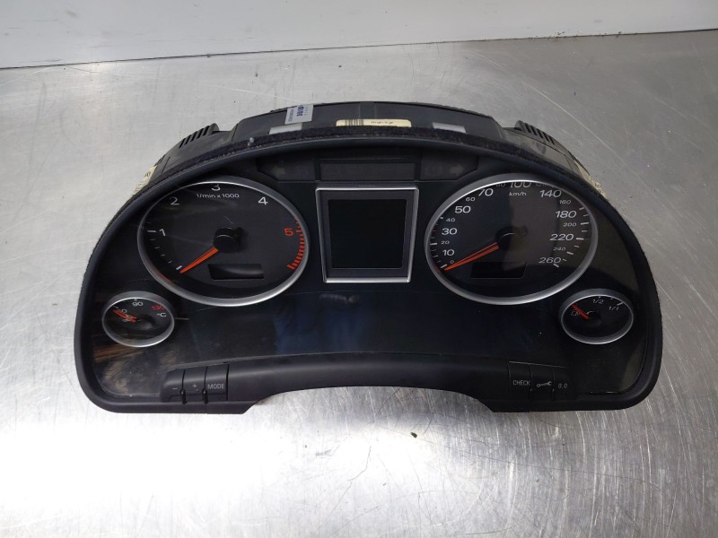 Recambio de cuadro instrumentos para audi a4 avant (8e) confort referencia OEM IAM   