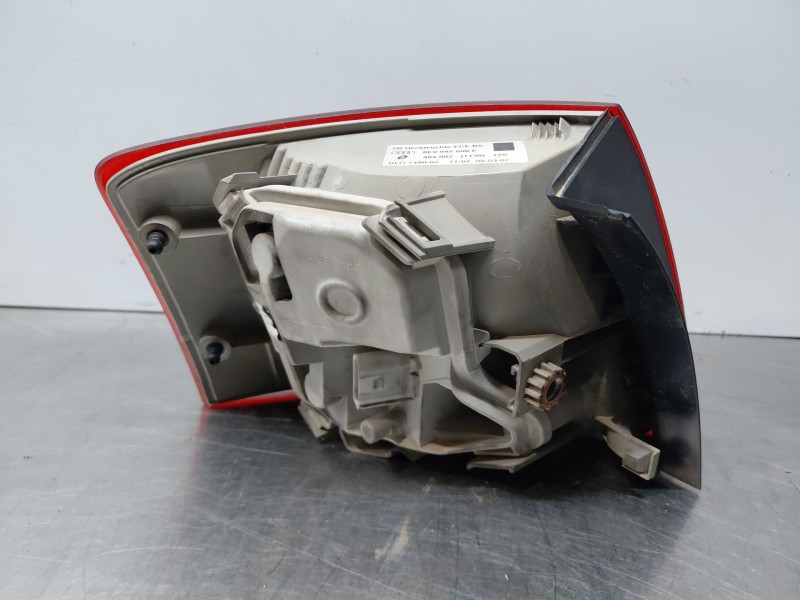 Recambio de piloto trasero derecho para audi a4 avant (8e) confort referencia OEM IAM   