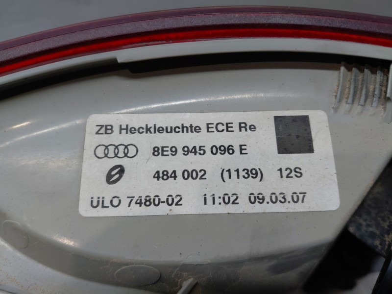 Recambio de piloto trasero derecho para audi a4 avant (8e) confort referencia OEM IAM   