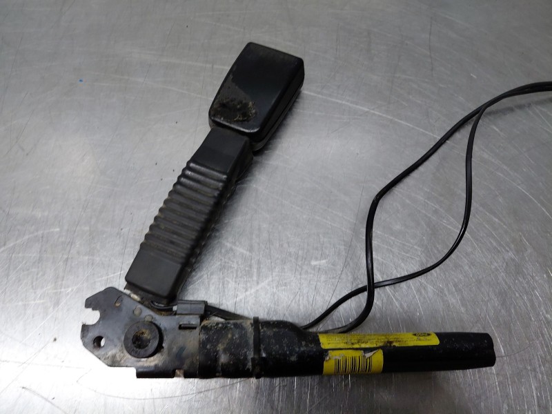 Recambio de pretensor airbag izquierdo para ford kuga (cbv) trend referencia OEM IAM   