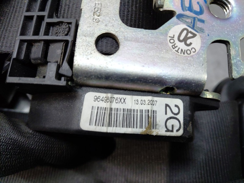 Recambio de cinturon seguridad trasero izquierdo para peugeot 207 urban referencia OEM IAM 8975Z7  