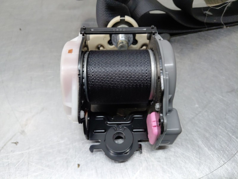 Recambio de cinturon seguridad trasero derecho para nissan x-trail t32 tekna referencia OEM IAM   