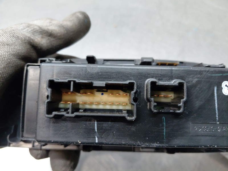 Recambio de mando elevalunas delantero izquierdo para nissan x-trail t32 tekna referencia OEM IAM   