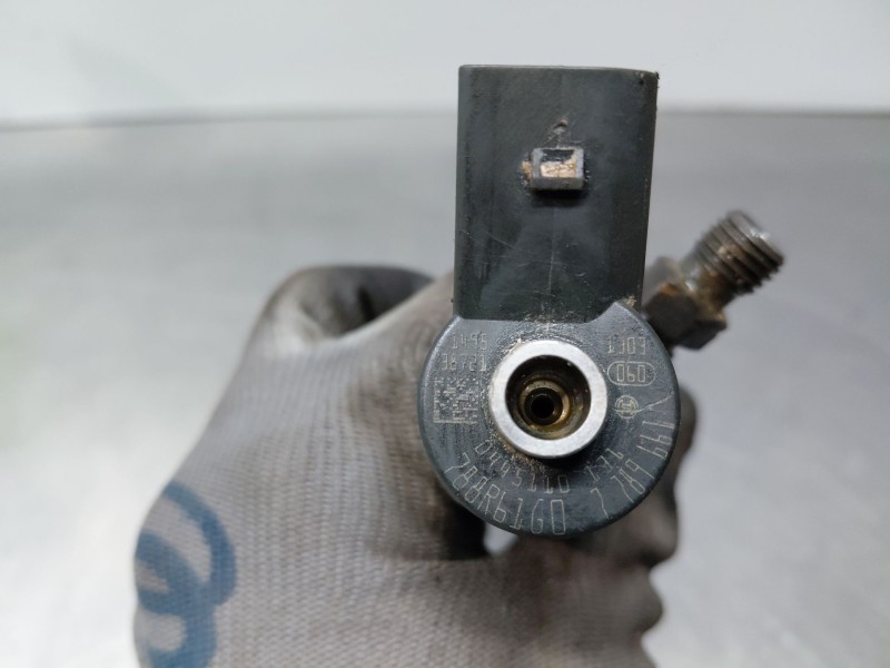 Recambio de inyector para bmw 5 (e60) 530 d referencia OEM IAM   