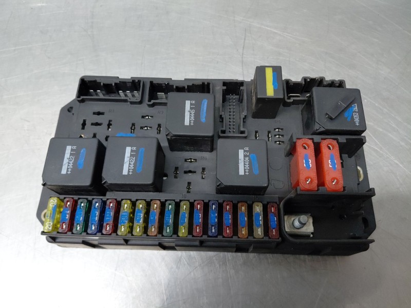 Recambio de caja reles / fusibles para land rover range rover (lm) td6 hse referencia OEM IAM   