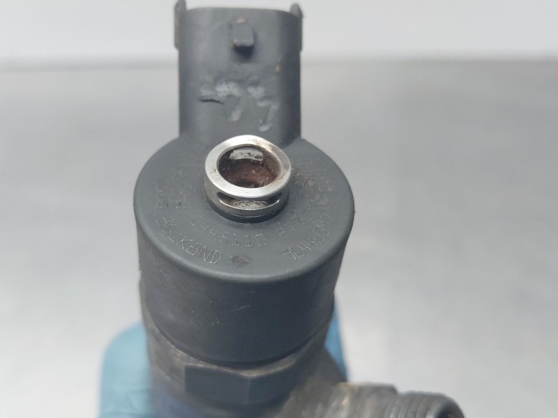 Recambio de inyector para chevrolet captiva (c100, c140) 2.0 d 4wd referencia OEM IAM 0445110270  