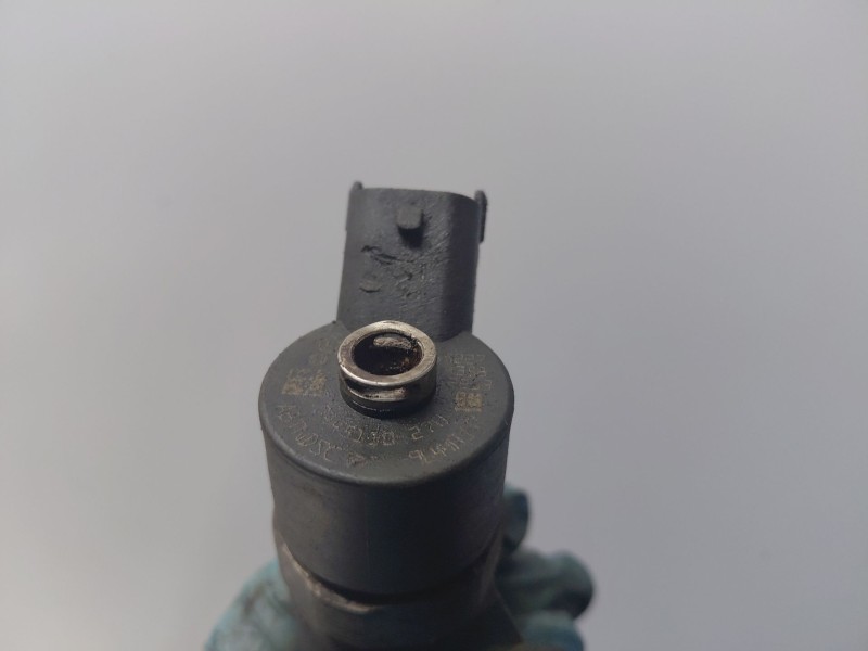 Recambio de inyector para chevrolet captiva (c100, c140) 2.0 d 4wd referencia OEM IAM 0445110270  