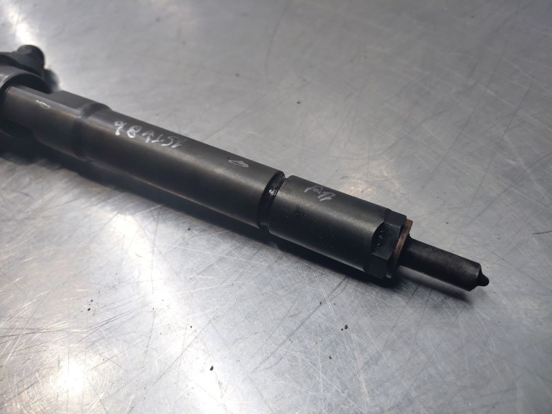 Recambio de inyector para chevrolet captiva (c100, c140) 2.0 d 4wd referencia OEM IAM 0445110270  