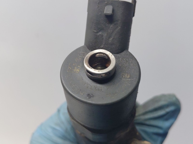 Recambio de inyector para chevrolet captiva (c100, c140) 2.0 d 4wd referencia OEM IAM 0445110270  