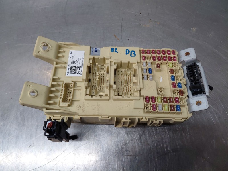 Recambio de caja reles / fusibles para hyundai i20 iii active referencia OEM IAM   