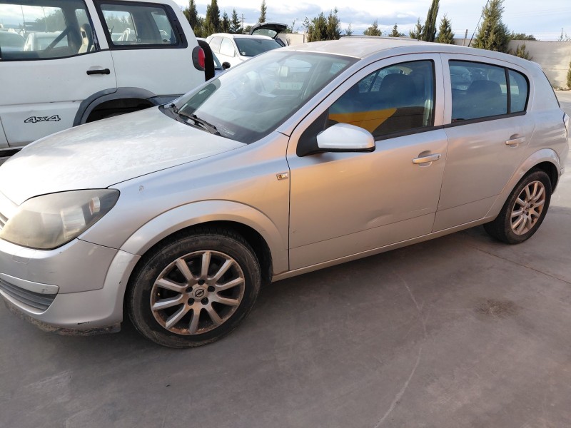 opel astra h (a04) del año 2004