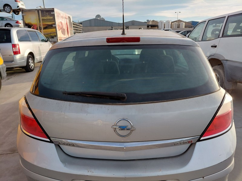 opel astra h (a04) del año 2004