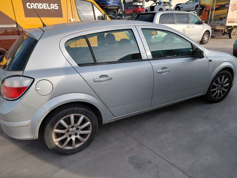 opel astra h (a04) del año 2004
