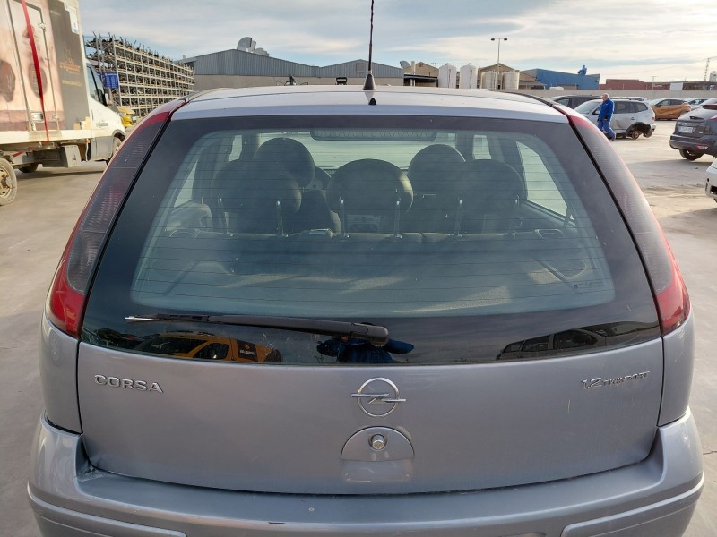 opel corsa c (x01) del año 2006