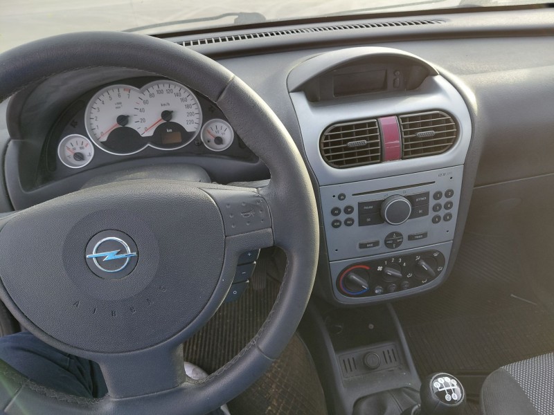 opel corsa c (x01) del año 2006